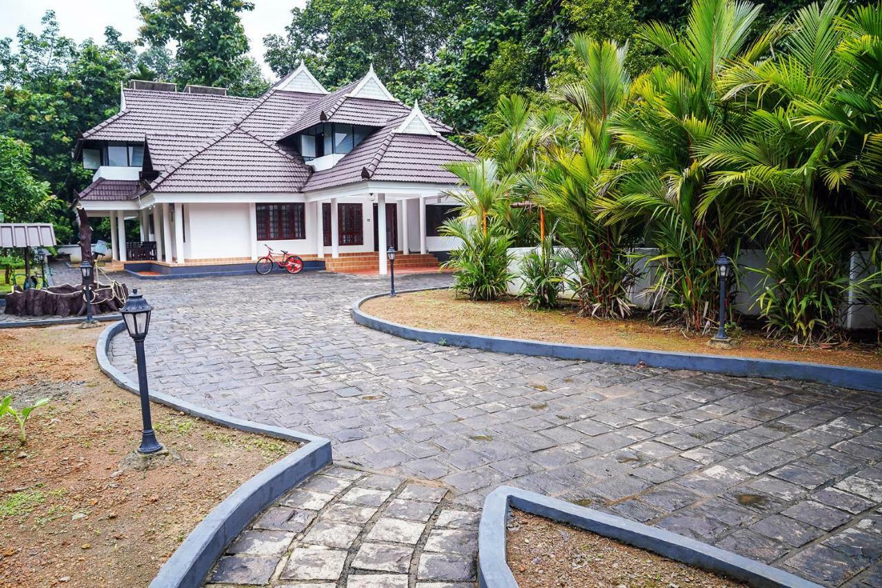 Thanal Premium Villa By Lexstays- A Place To Call Your Home Muvattupuzha Bagian luar foto