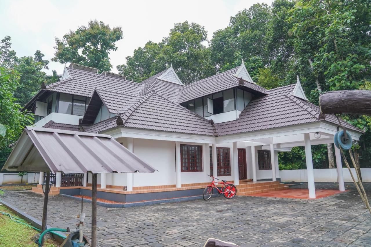 Thanal Premium Villa By - A Place To Call Your Home Muvattupuzha Bagian luar foto