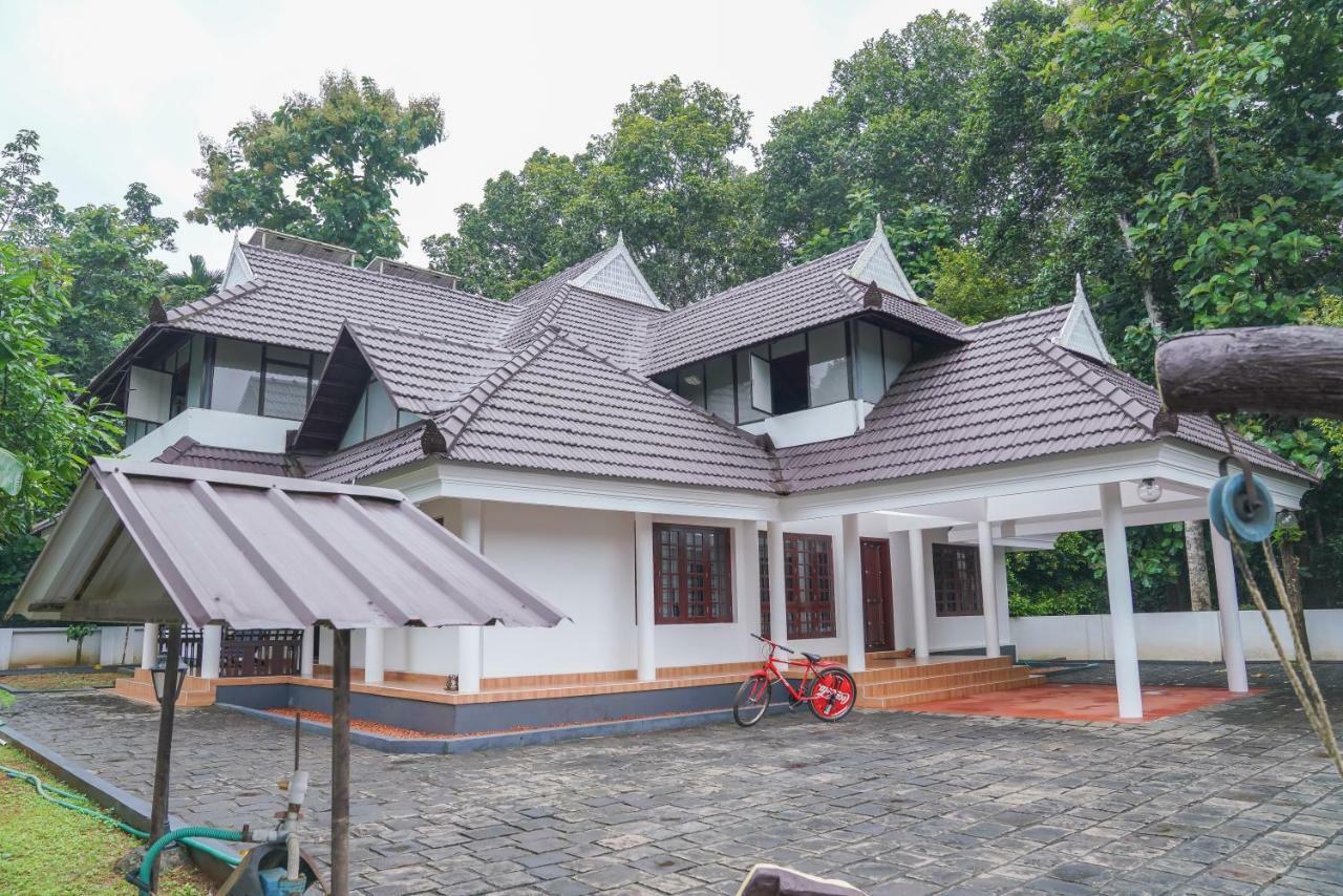 Thanal Premium Villa By Lexstays- A Place To Call Your Home Muvattupuzha Bagian luar foto